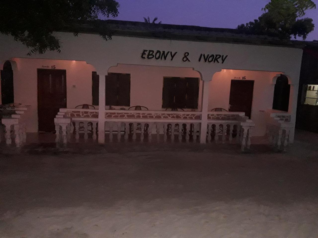 Ebony & Ivory Beach Bungalows Nungwi Luaran gambar
